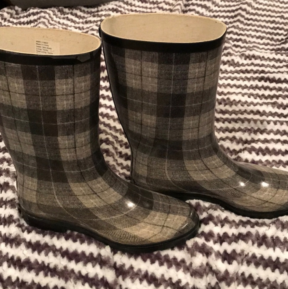 Totes Rain Boots! Waterproof Gray & Black Plaid